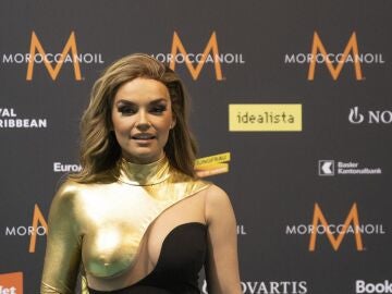Melody no puede parar de ser ic&oacute;nica todo el rato en Basilea