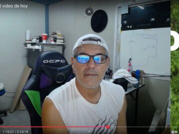 Frank Cuesta en un directo de YouTube