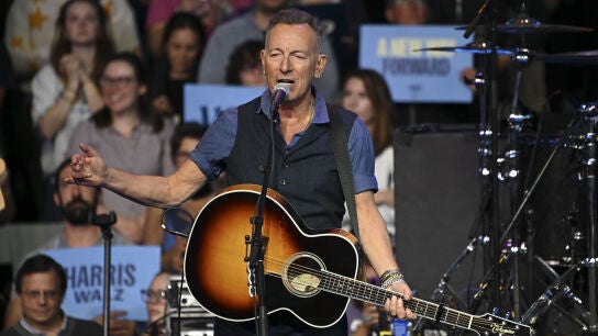 Bruce Springsteen durante un acto electoral de Kamala Harris