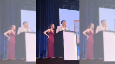 Así es el discurso de graduación cargado de ironía y dardos a los profesores que ha arrasado en TikTok