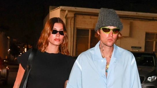 Foto de archivo de Justin y Hailey Bieber v