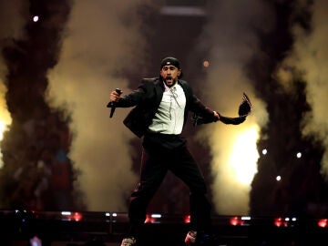 Bad Bunny durante un concierto en 2024