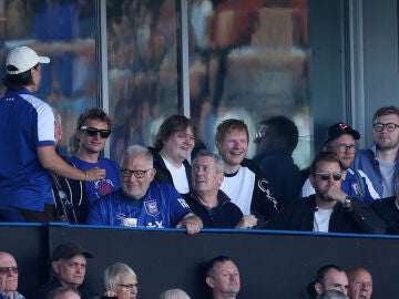Lewis Capaldi reaparece junto a Ed Sheeran