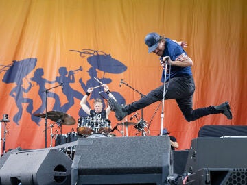 Matt Cameron durante una actuaci&oacute;n con Pearl Jam