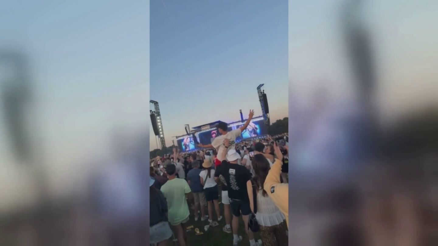 El milagroso momento en que atrapa un vaso en el aire y bebe del el durante un concierto de Oasis