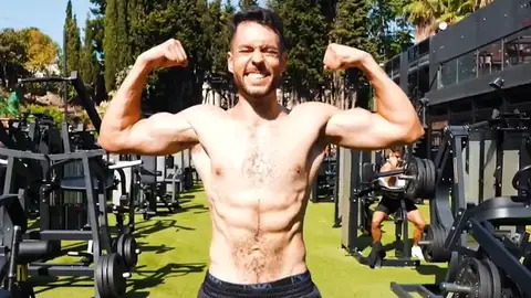 TheGrefG presume de su cambio físico. TheGrefG presume de su cambio físico.