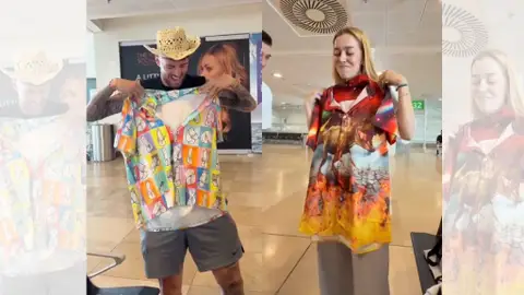 Un amigo invisible de camisetas feas. Un amigo invisible de camisetas feas.