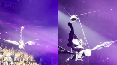 Katy Perry casi se cae de una mariposa flotante en mitad de uno de sus conciertos