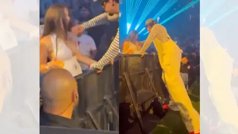 Bad Bunny en su show. Bad Bunny en su show.