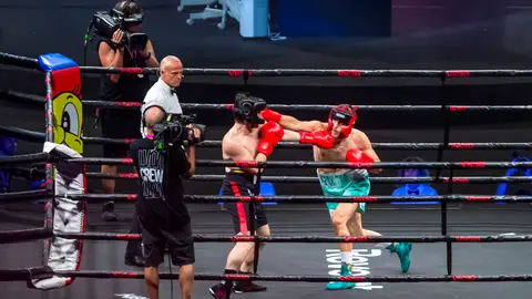 Gaspi y Perxitaa en su combate de La Velada del Año V Gaspi y Perxitaa en su combate de La Velada del Año V