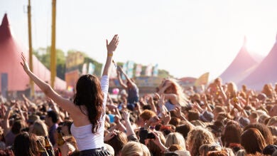 Los mejores trucos virales para los festivales de música este verano