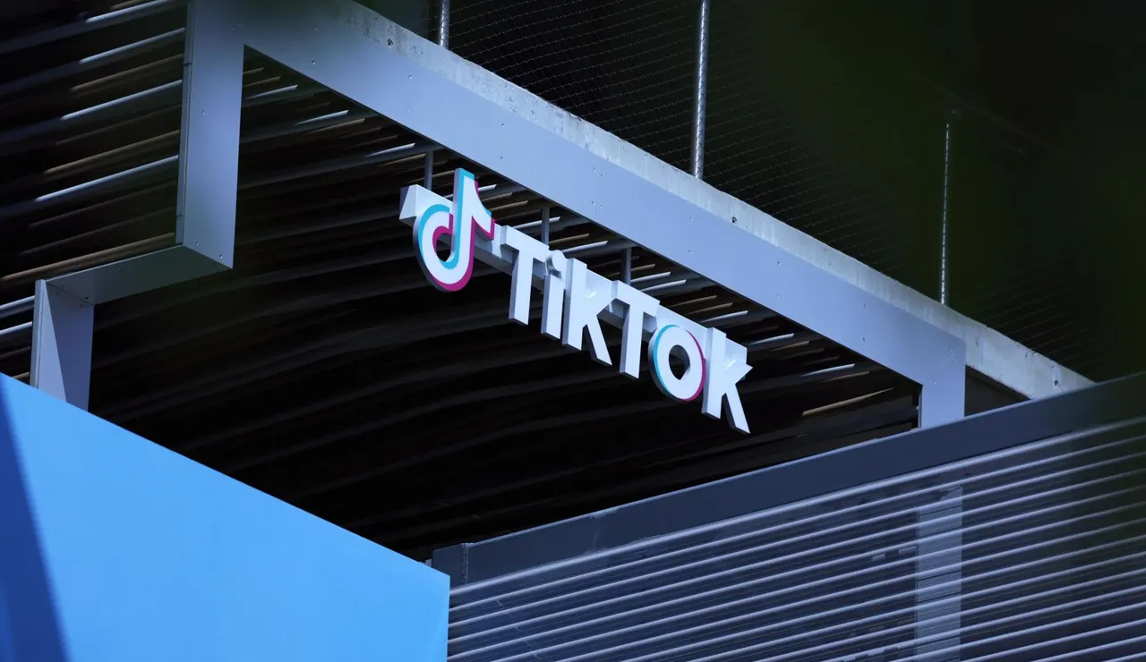 Fotografía de archivo del logo de Tiktok