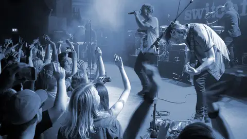 Imagen de concierto de una banda local Imagen de concierto de una banda local