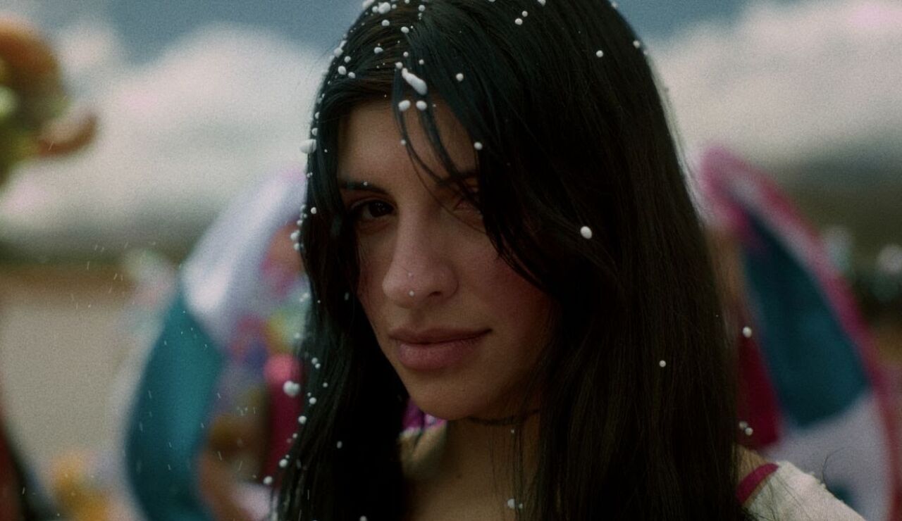 Miniatura de un videoclip de Cazzu