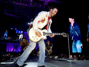 Kevin Jonas durante un concierto