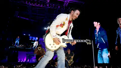 Kevin Jonas durante un concierto Kevin Jonas durante un concierto