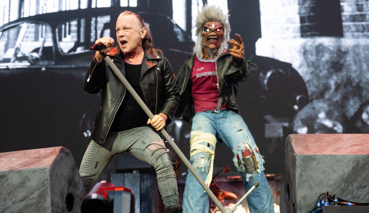 Iron Maiden durante un concierto en Londres