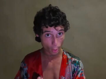 Kelton en su v&iacute;deo de disculpa.