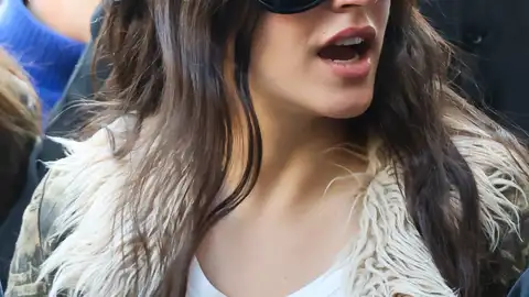 La gafas en tendencia de Rosalía en la Fashion Week de París: estos han sido sus looks y su simbología La gafas en tendencia de Rosalía en la Fashion Week de París: estos han sido sus looks y su simbología