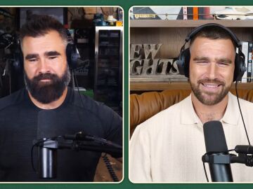Jason y Travis Kelce en su podcast