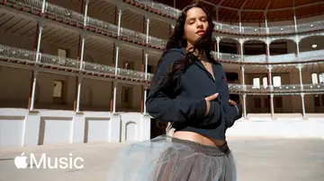 Entrevista de Zane Lowe con Rosalía para Apple Music Entrevista de Zane Lowe con Rosalía para Apple Music