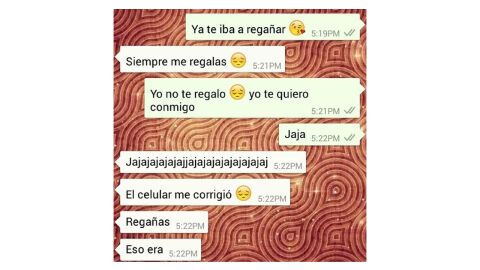 Mensajes de WhatsApp saboteados por el autocorrector