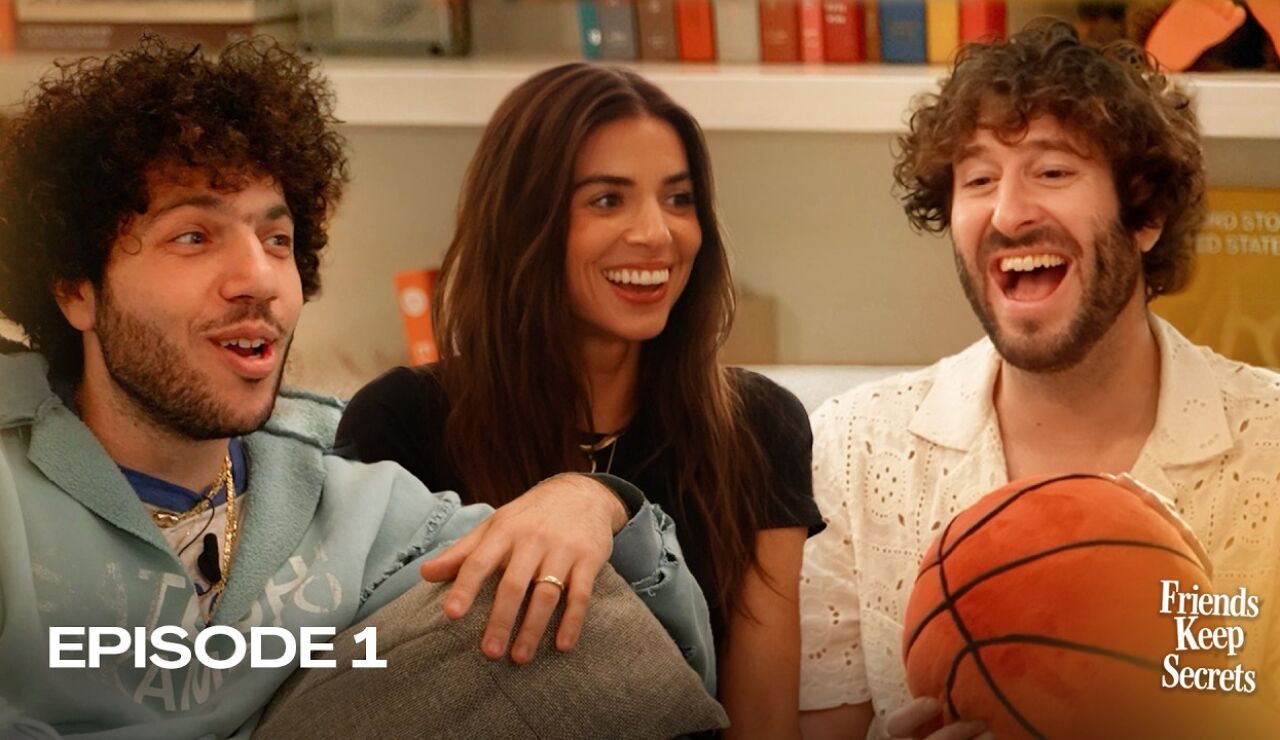 Miniatura del v&iacute;deo de Friends Keep Secrets