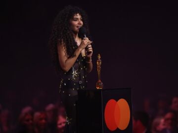 Olivia Dean en los BRIT Awards 2026