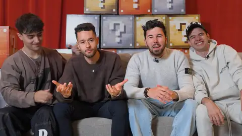 TheGrefg y Willyrex, junto a Agustín y Staxx. TheGrefg y Willyrex, junto a Agustín y Staxx.