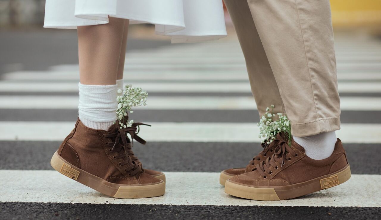 Imagen de los pies de una pareja