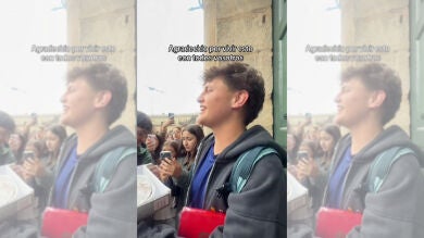 Pablo Vera y Manu Rivas la lían en el Camino de Santiago y celebran su llegada a la Plaza del Obradoiro con decenas de fans