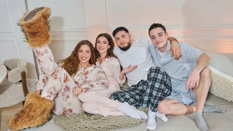 Omar Montes, Carlos Nebot, Sofía Surfers y Lola Lolita en Pyjamada