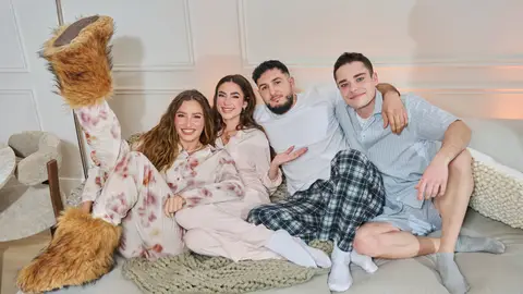 Omar Montes, Carlos Nebot, Sofía Surfers y Lola Lolita en Pyjamada Omar Montes, Carlos Nebot, Sofía Surfers y Lola Lolita en Pyjamada