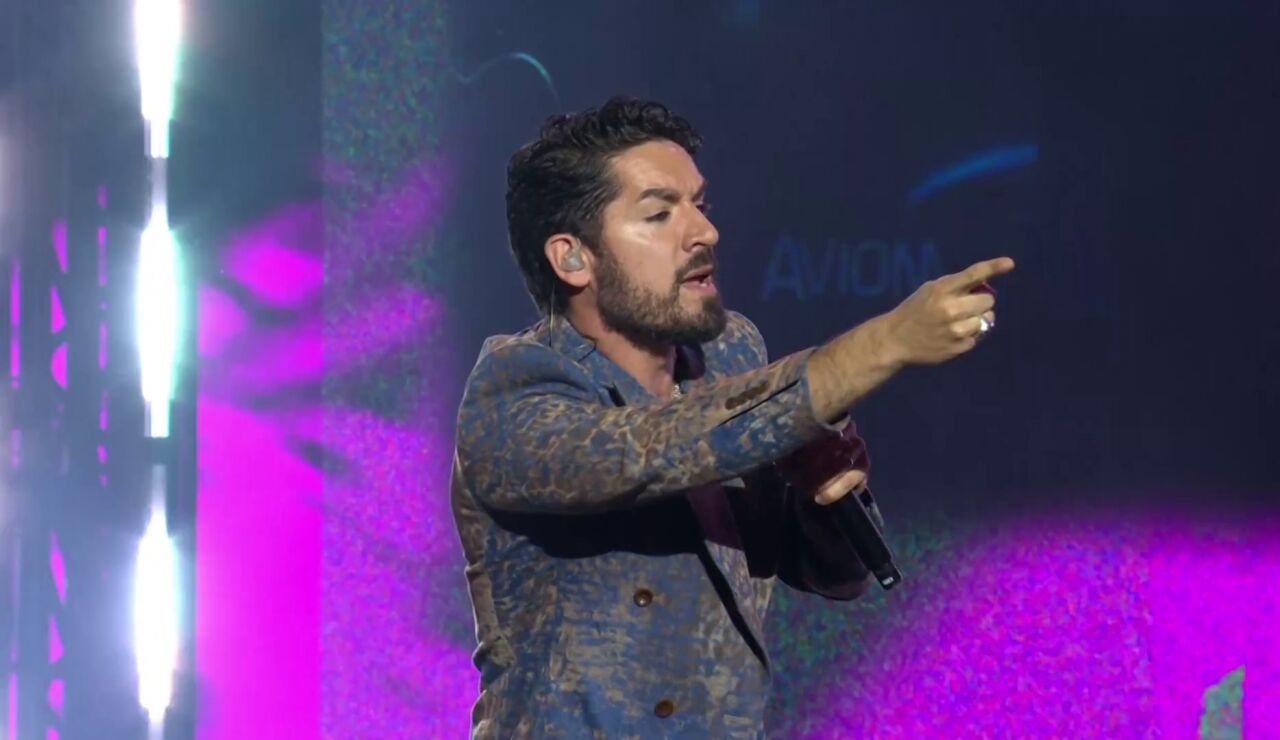 As&iacute; fue el comentado homenaje a Robe Iniesta en los Premios de la Academia de la M&uacute;sica