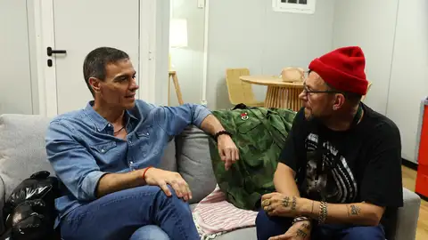 Pedro Sánchez y Damon Albarn Pedro Sánchez y Damon Albarn