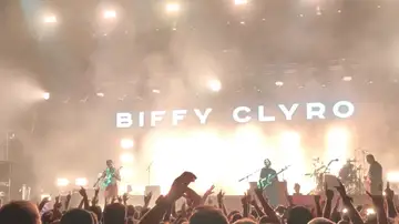 Biffy Clyro incendia las Noches del Botánico Biffy Clyro incendia las Noches del Botánico