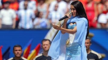 Mar&iacute;a Becerra actuando en la final del Mundial