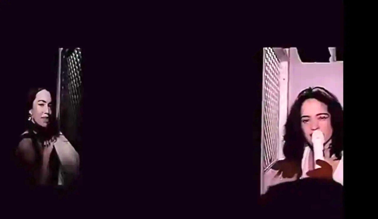 Lali Exp&oacute;sito en el confesionario de Rosal&iacute;a