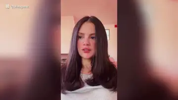 Selena Gomez dice que vapear le ha cambiado la voz y culpa a la nicotina Selena Gomez dice que vapear le ha cambiado la voz y culpa a la nicotina