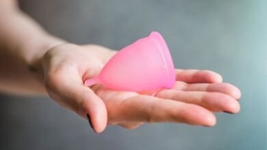 ¿Qué hago si la copa menstrual se queda atascada?