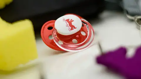 Un chupete de un recién nacido, imagen de archivo Un chupete de un recién nacido