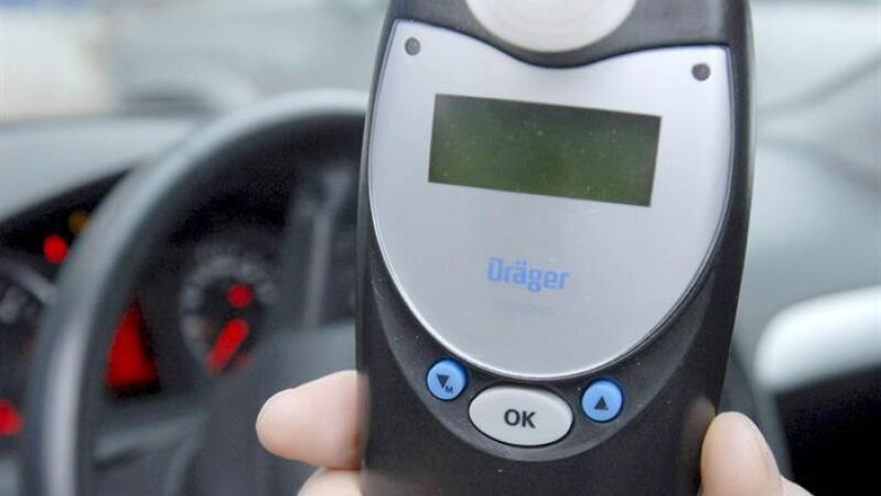 Un conductor argentino iba tan borracho 'rompe' el alcoholímetro con su aliento