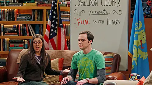 Sheldon Cooper en su programa de banderas
