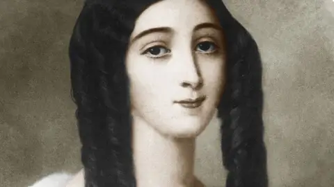 La singular Marie Duplessis, uno de los mayores exponentes del romanticismo francés, que inspiró la novela de La Dama de las camelias y La Traviata, la ópera de Verdi, murió de tuberculosis a los 23 años. La singular Marie Duplessis, uno de los mayores exponentes del romanticismo francés, que inspiró la novela de La Dama de las camelias y La Traviata, la ópera de Verdi, murió de tuberculosis a los 23 años.