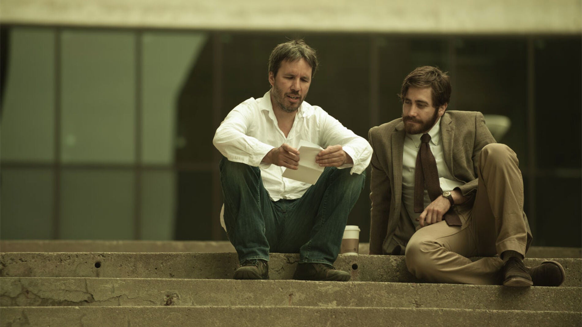 Jake Gyllenhaal y Denis Villeneuve durante el rodaje de Enemy.