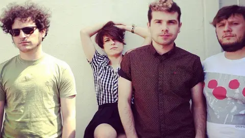 Triángulo de Amor Bizarro Triángulo de Amor Bizarro