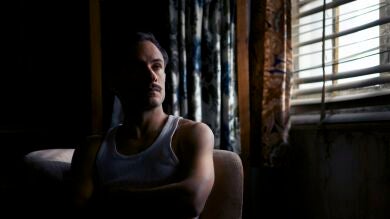 La poesía hecha película en la que Gael García Bernal persigue a Neruda