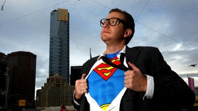 Los escritores necesitan tres trabajos para vivir del cuento