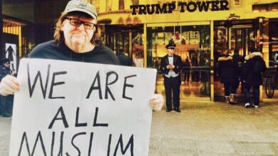 Los diez pasos para frenar a Donald Trump que propone Michael Moore