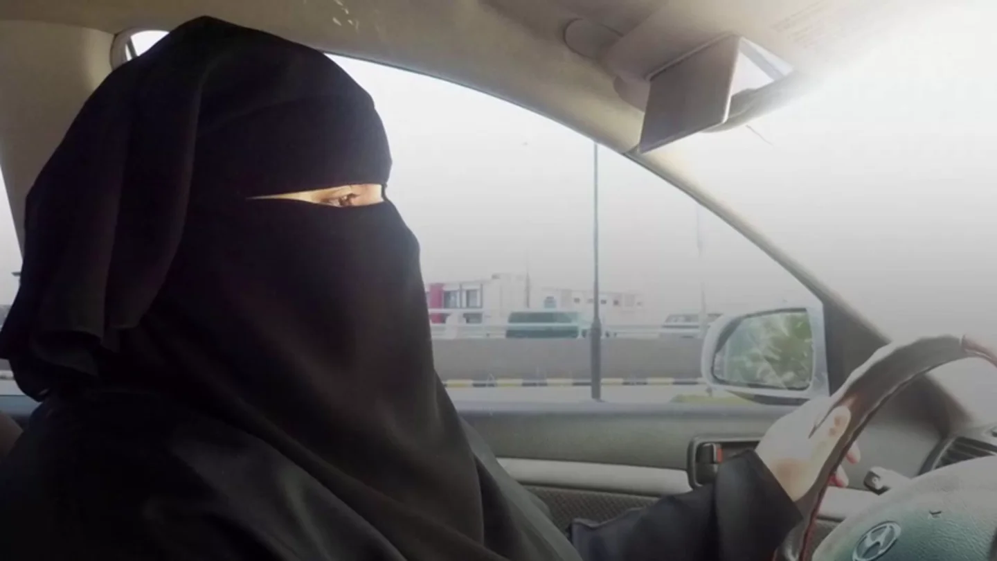 8 cosas que las mujeres siguen sin poder hacer en Arabia Saudí 8 cosas que las mujeres siguen sin poder hacer en Arabia Saudí
